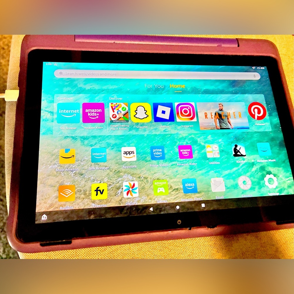 Amazon Fire HD 10 Tablet in Vibrant Purple Case